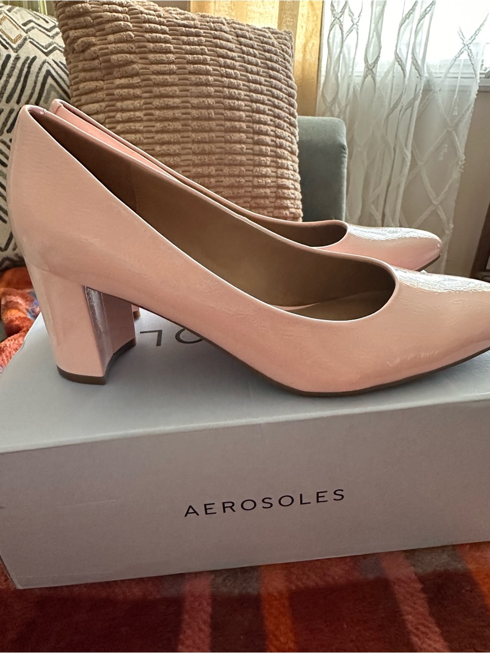 AEROSOLES Pink Patent Block Heel Pumps- FIT LIKE AN 8!